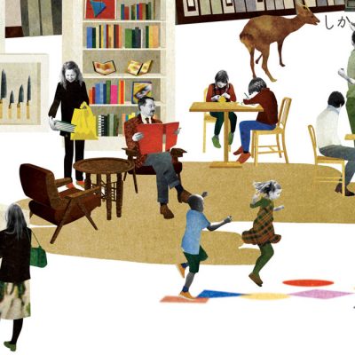 学校の中で遊ぶ子どもたちと勉強する子どもたち